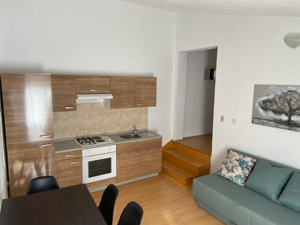 Apartman Polegubic Biograd Na Moru Esterno foto