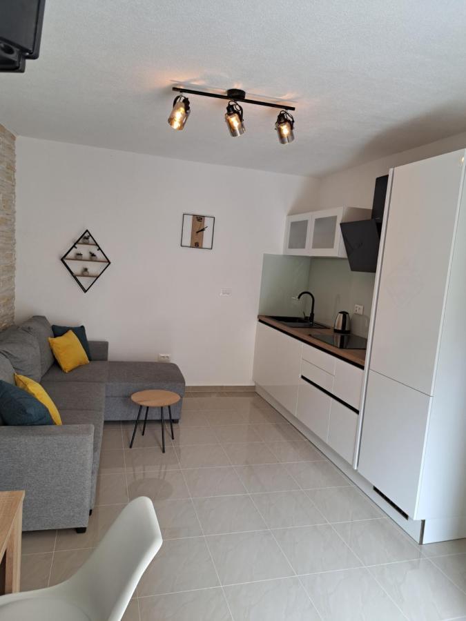 Apartman Polegubic Biograd Na Moru Esterno foto