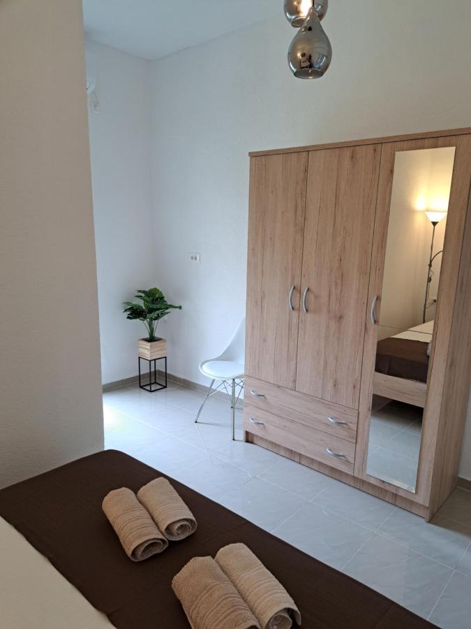 Apartman Polegubic Biograd Na Moru Esterno foto