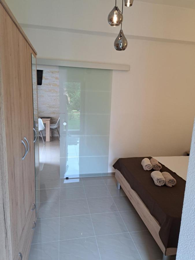 Apartman Polegubic Biograd Na Moru Esterno foto