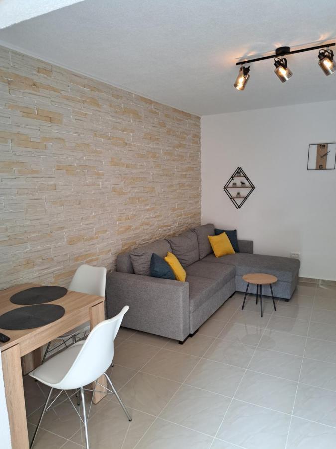 Apartman Polegubic Biograd Na Moru Esterno foto