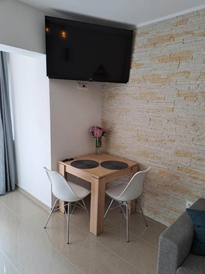 Apartman Polegubic Biograd Na Moru Esterno foto